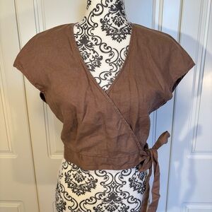 ARITZIA wilfred light brown mocha 100% linen wrap top w ties size medium